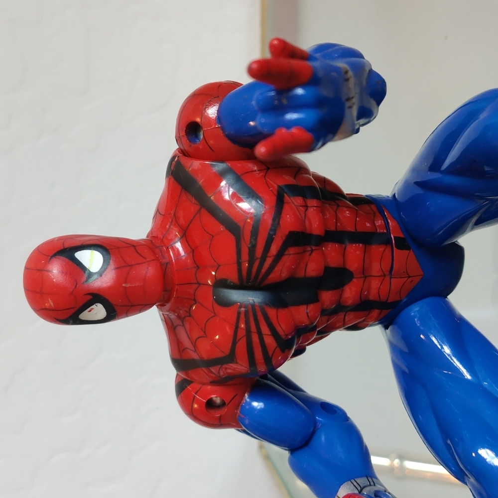 Spiderman Action Figure - Picture 6 of 8